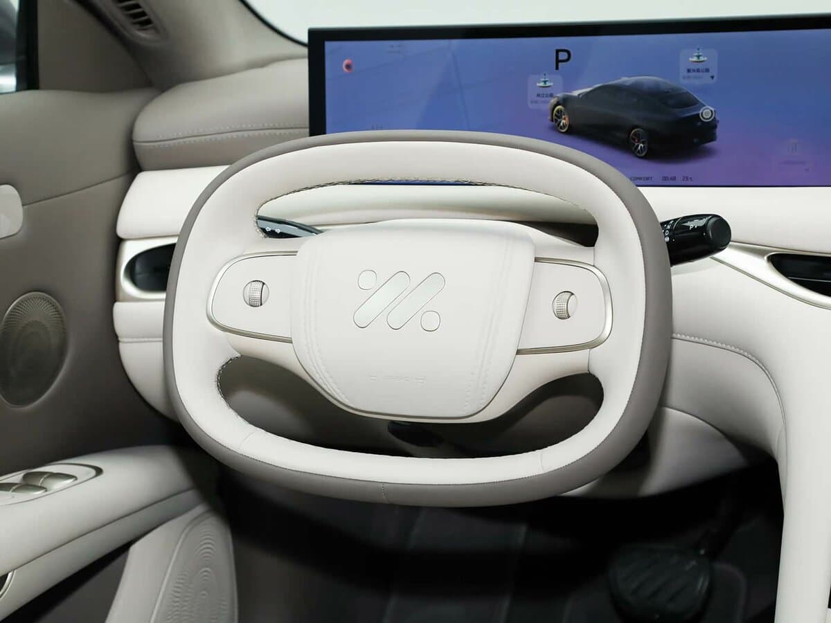 IM Motors (Zhiji) L6 I Restayling — Sükan