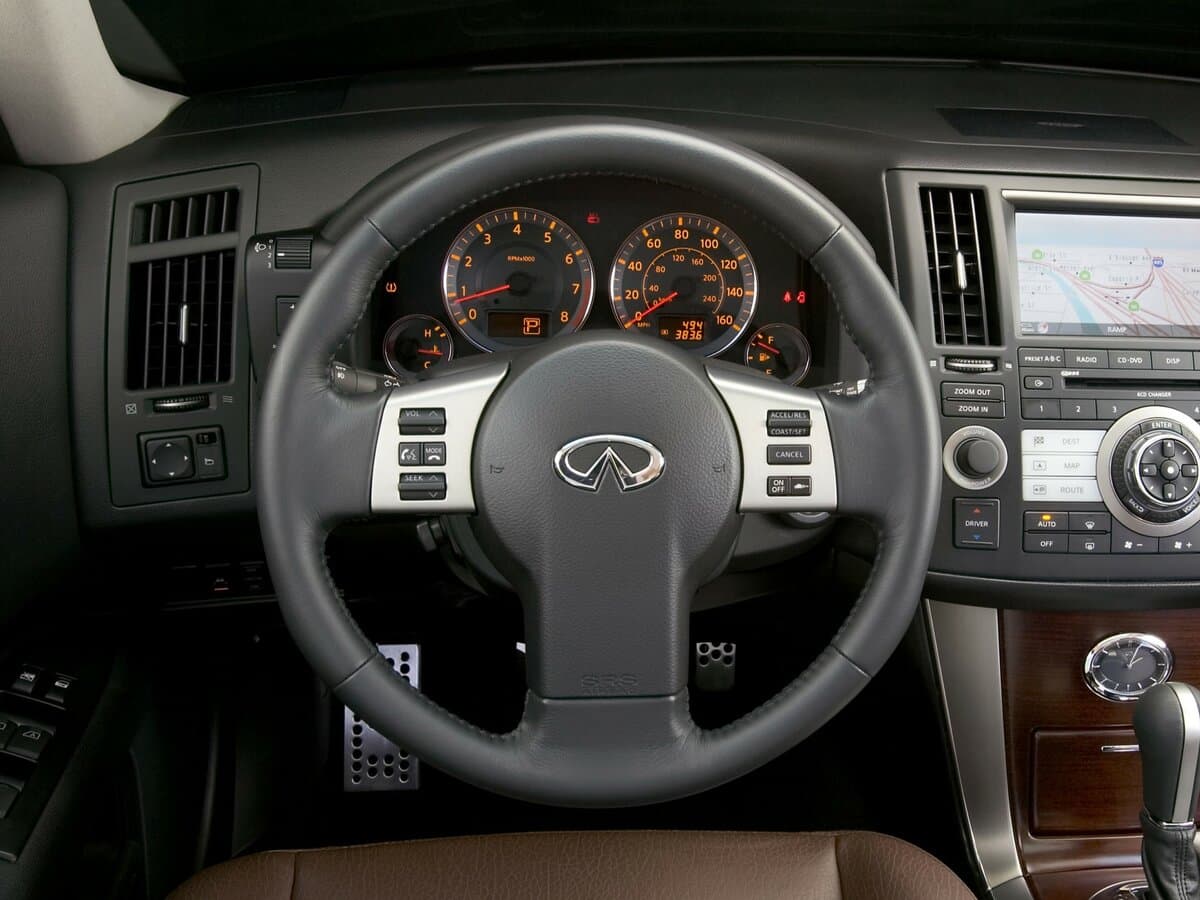 Infiniti FX I (S50) Restayling — Sükan
