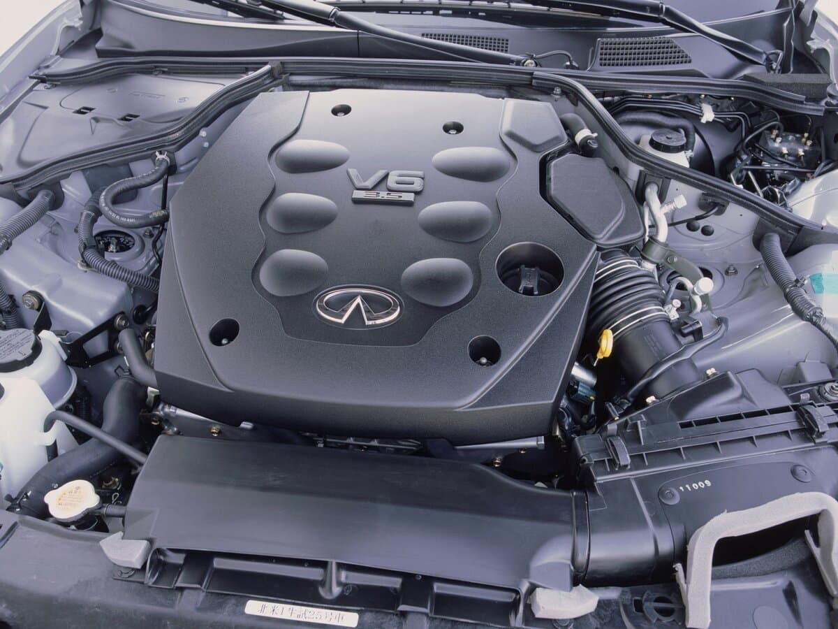 Infiniti G III — Salon, öndən