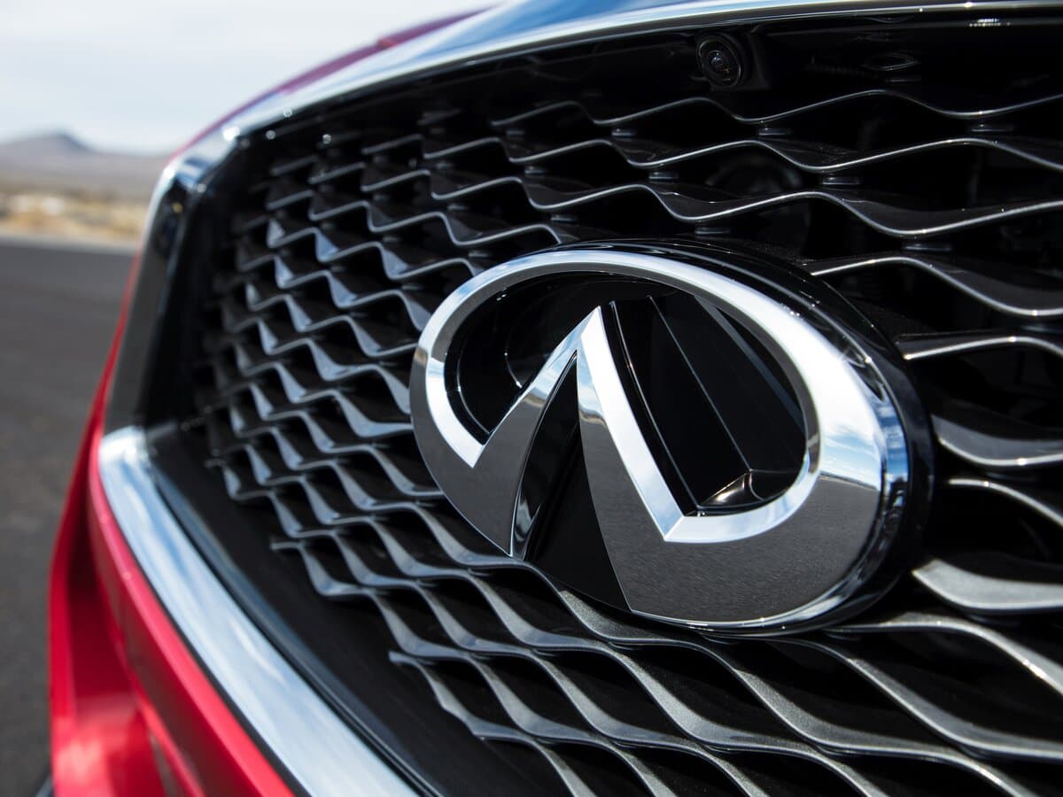 Infiniti Q50 I Restayling — Salon, öndən