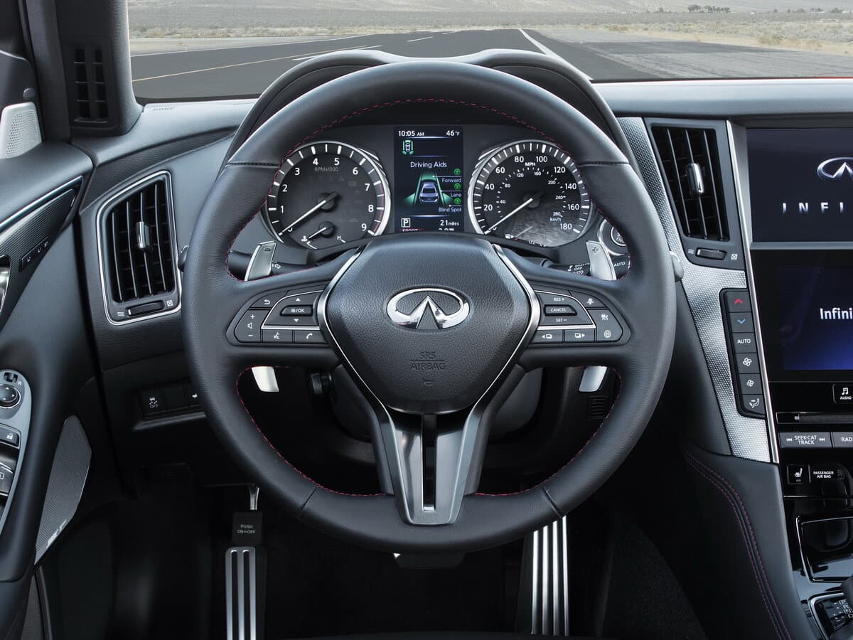 Infiniti Q50 I Restayling — Sükan