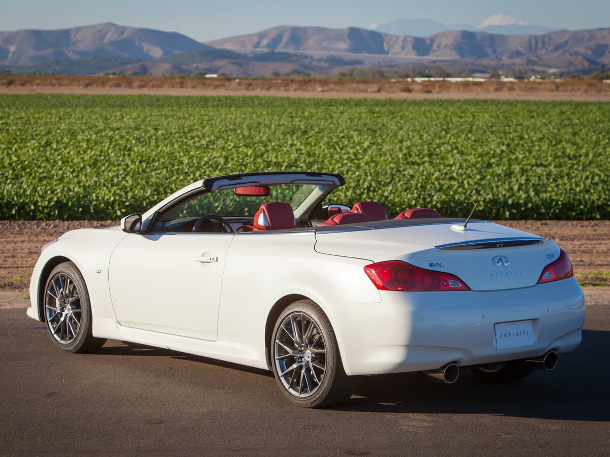 Infiniti Q60 I — 3/4 arxadan