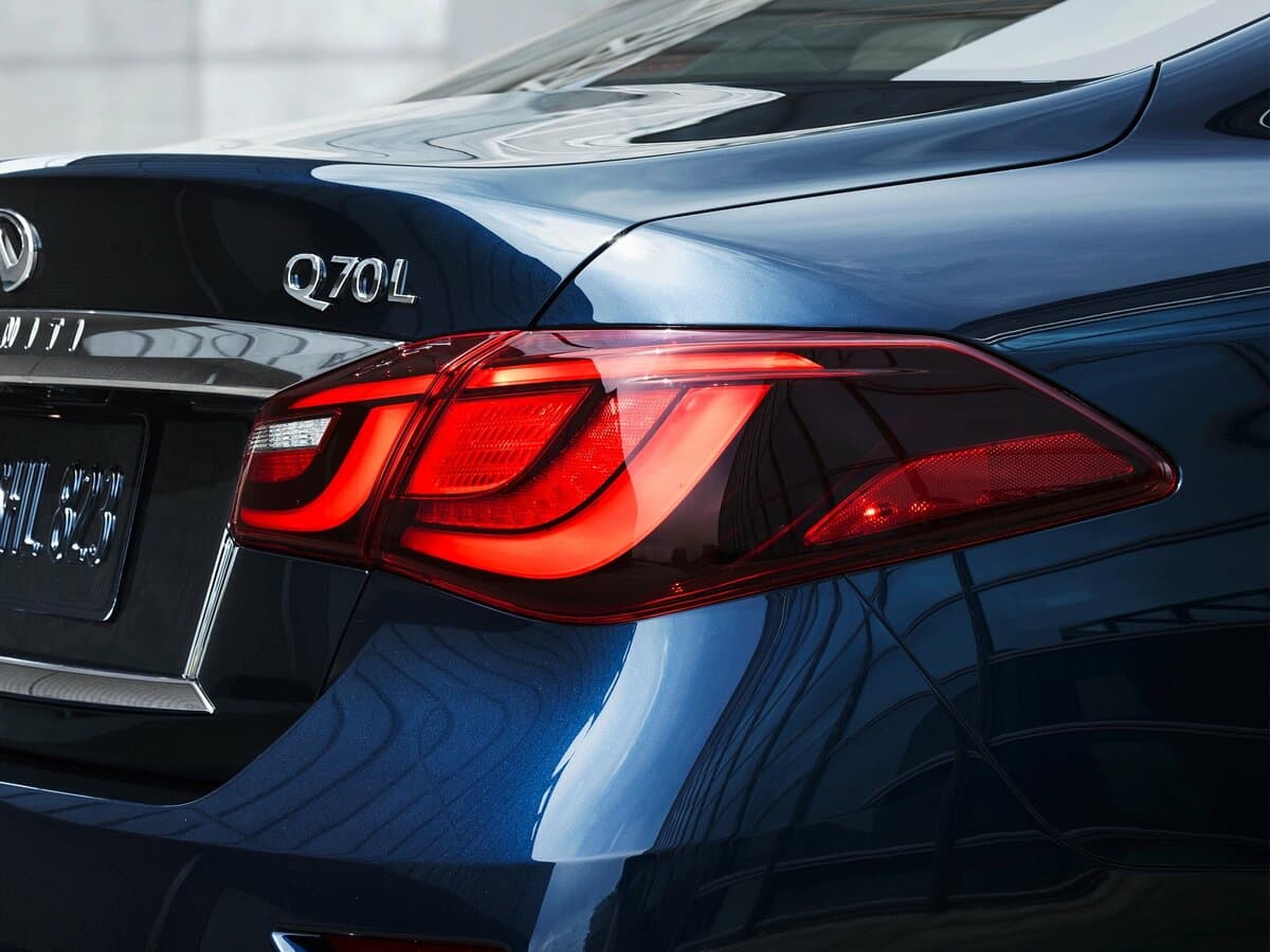 Infiniti Q70 I Restayling — Detal