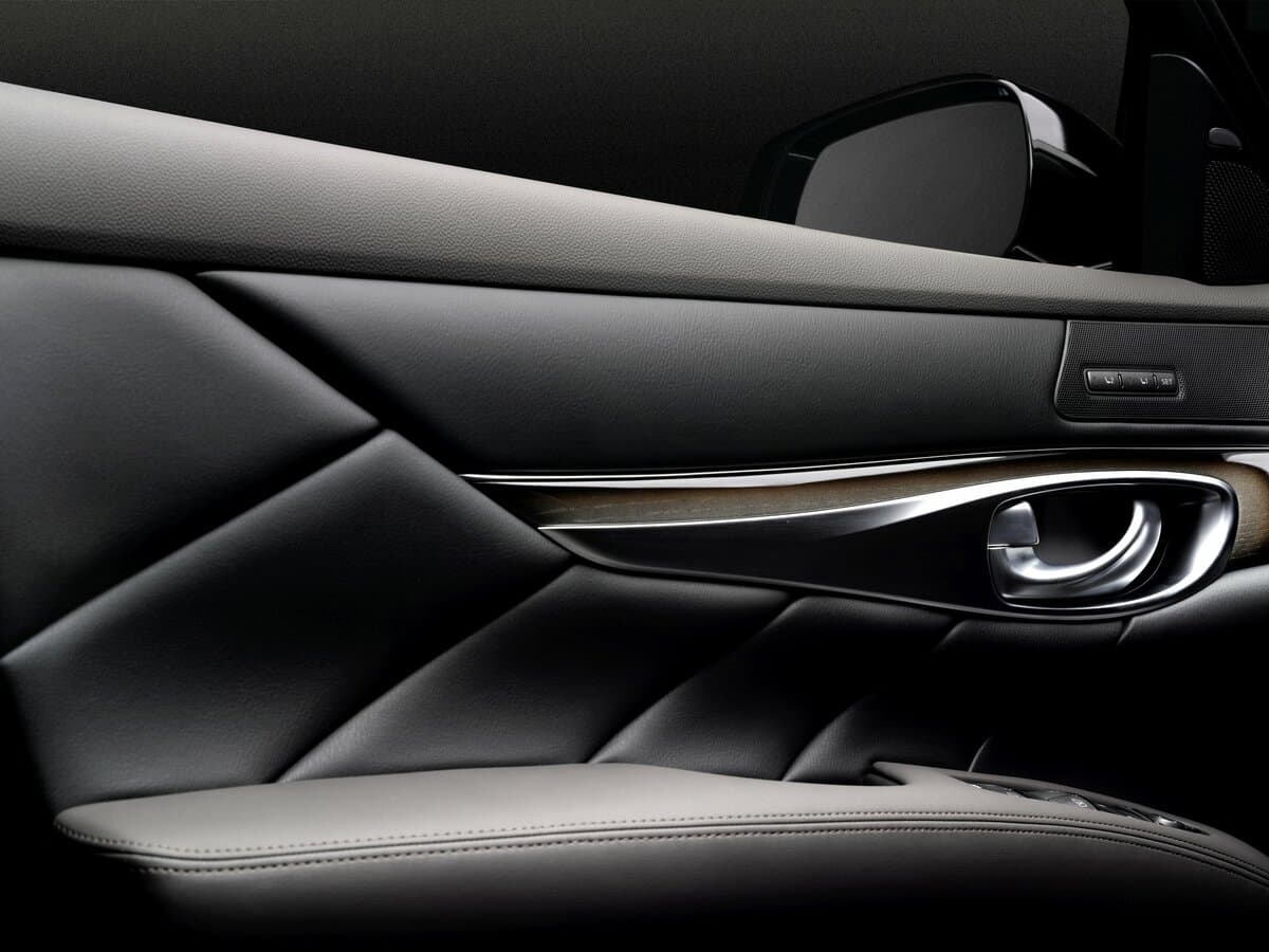 Infiniti Q70 I Restayling — Qapı