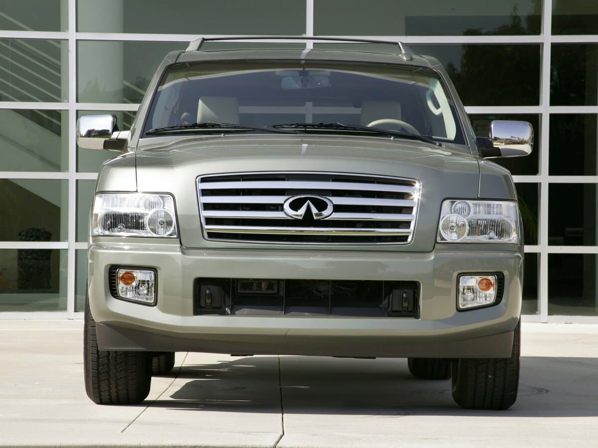 Infiniti QX56 I — Öndən