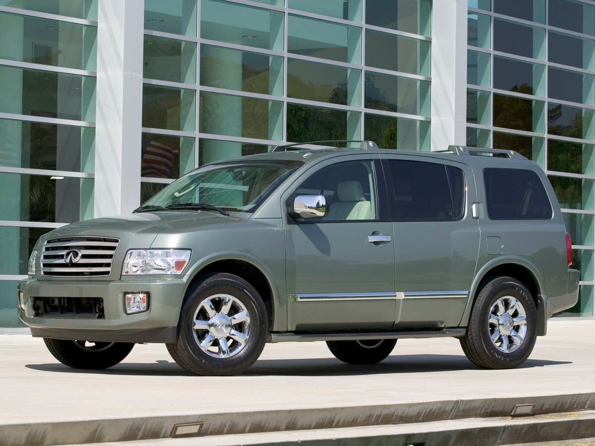 Infiniti QX56 I — Yandan