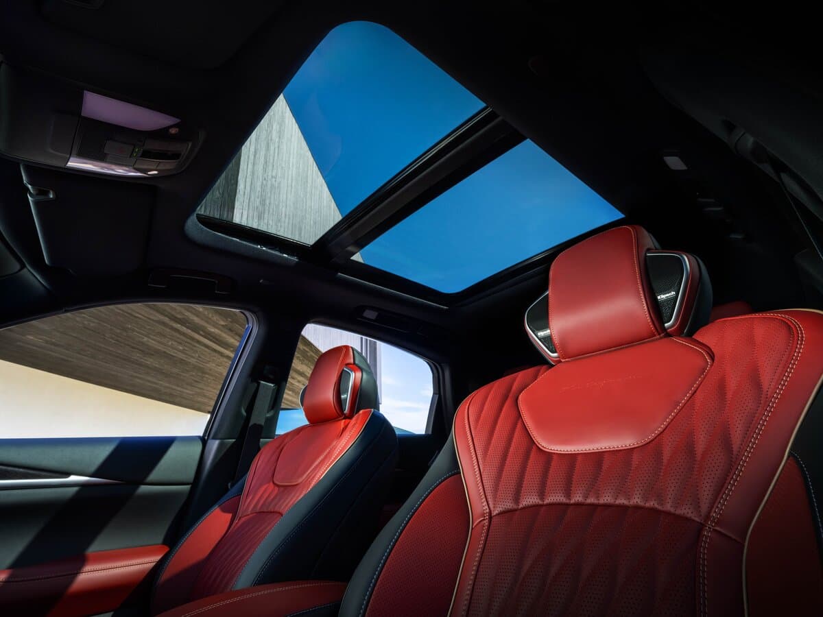 Infiniti QX65 2026 – indiyədək — Salon, öndən