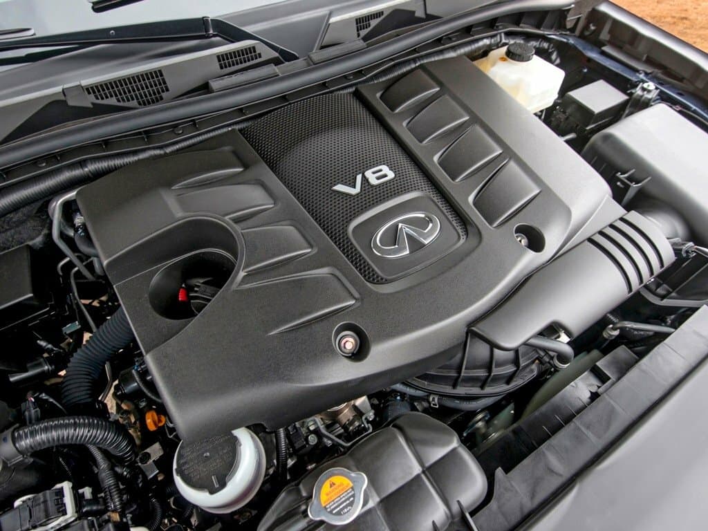 Infiniti QX80 I — Salon, arxadan