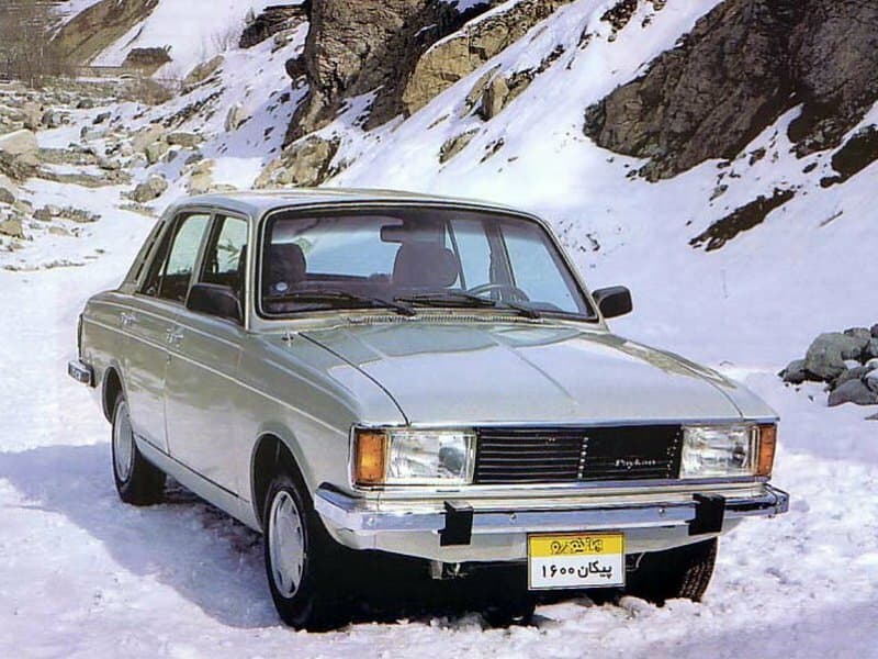 Iran Khodro Paykan 1985 – 2005 — öndən görünüş