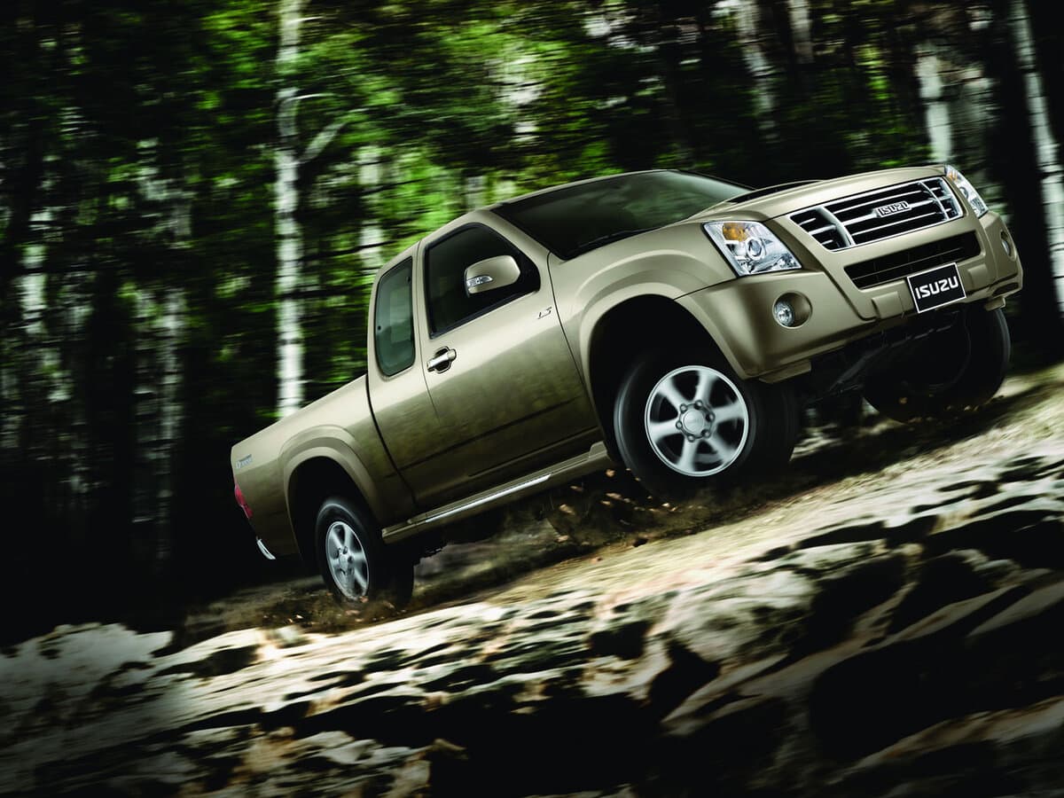 Isuzu D-Max I Restayling — Yandan