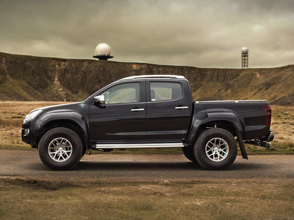 Isuzu D-Max II — Yandan