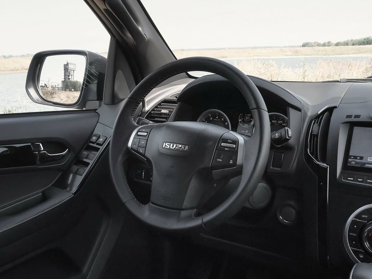 Isuzu D-Max II — Sükan