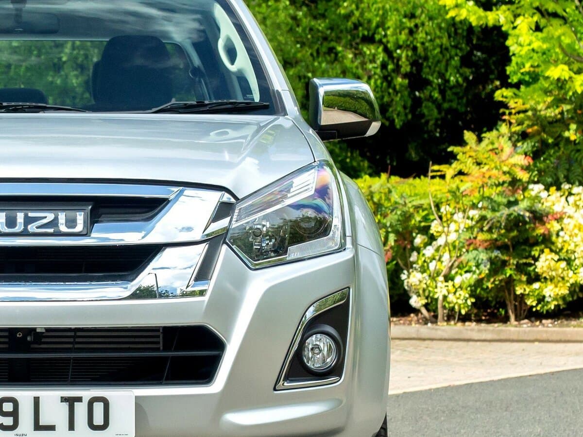 Isuzu D-Max II Restayling — Fara