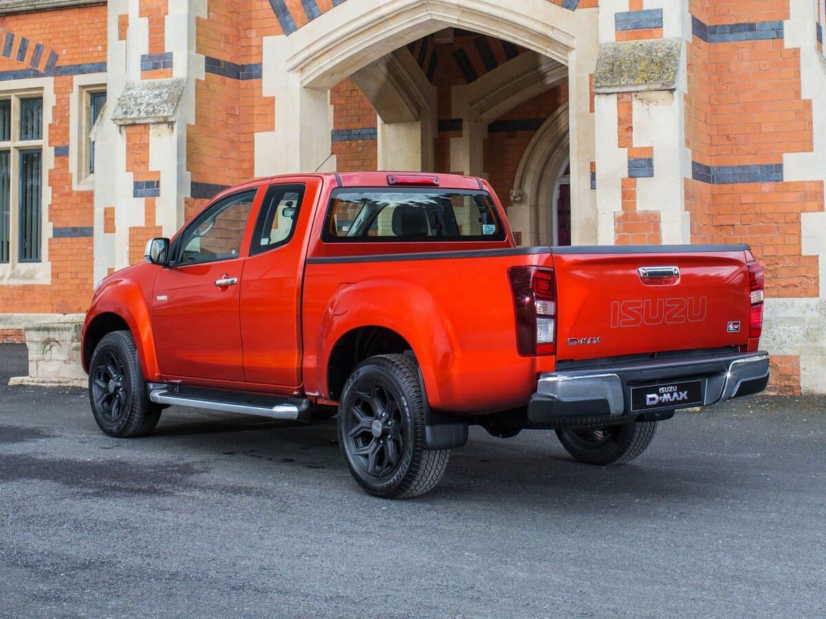 Isuzu D-Max II Restayling — 3/4 arxadan