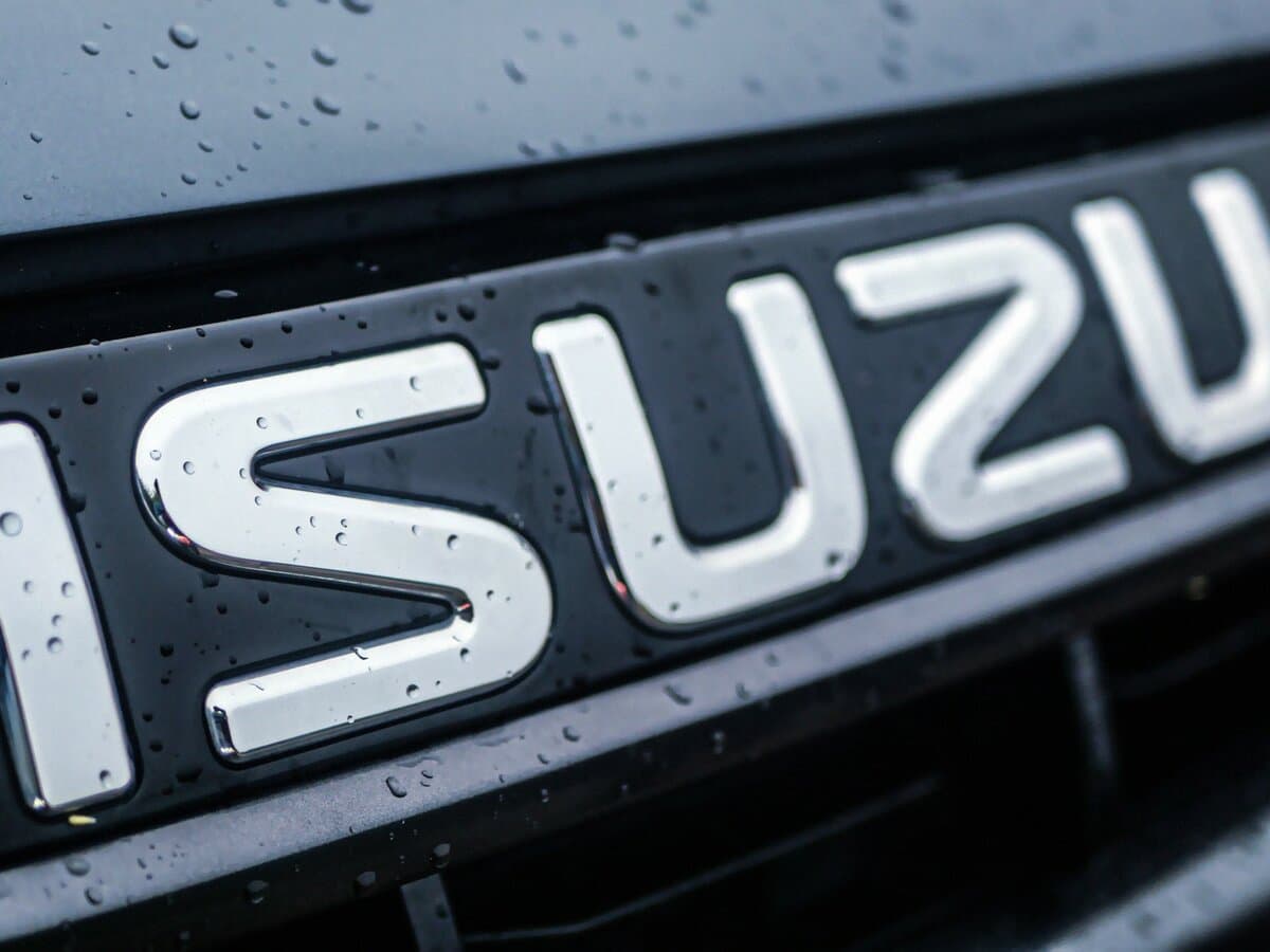 Isuzu D-Max III — Salon, öndən