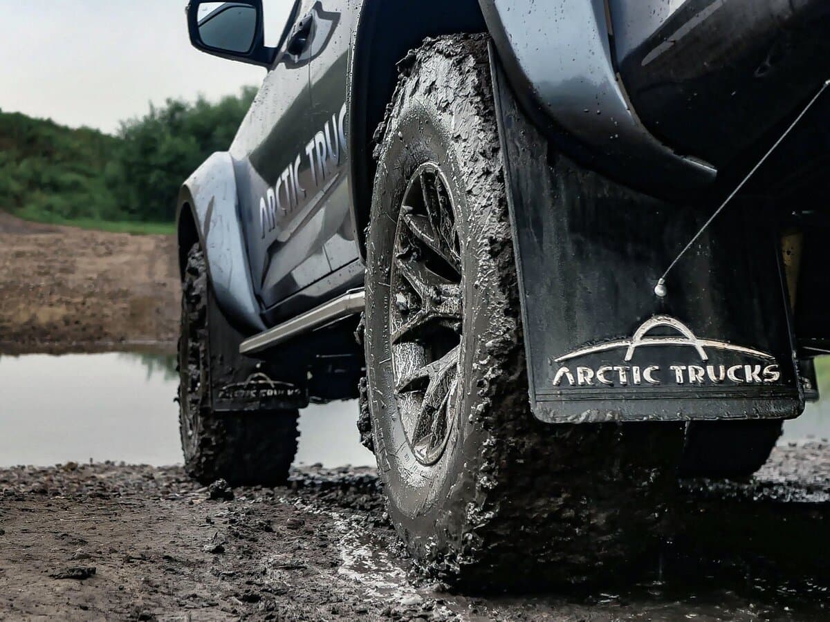 Isuzu D-Max III — Salon, arxadan