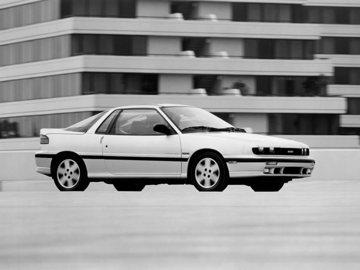 Isuzu Impulse II — Yandan