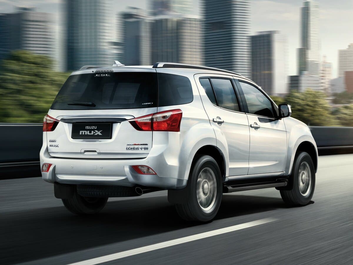 Isuzu MU-X I — 3/4 arxadan