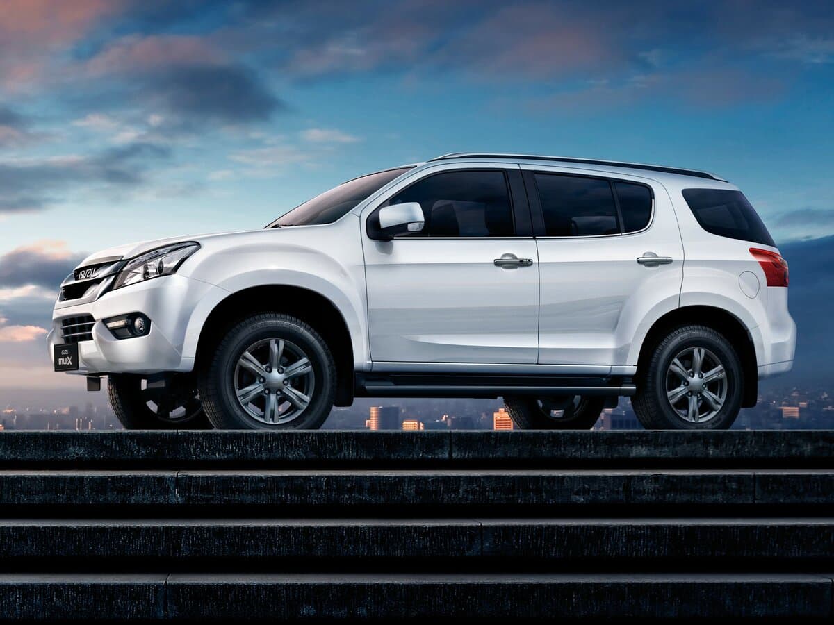 Isuzu MU-X I — Yandan