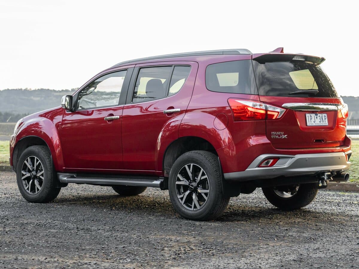 Isuzu MU-X I Restayling — 3/4 arxadan