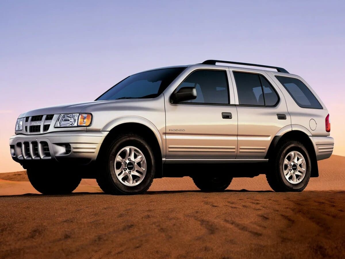 Isuzu Rodeo II — Yandan