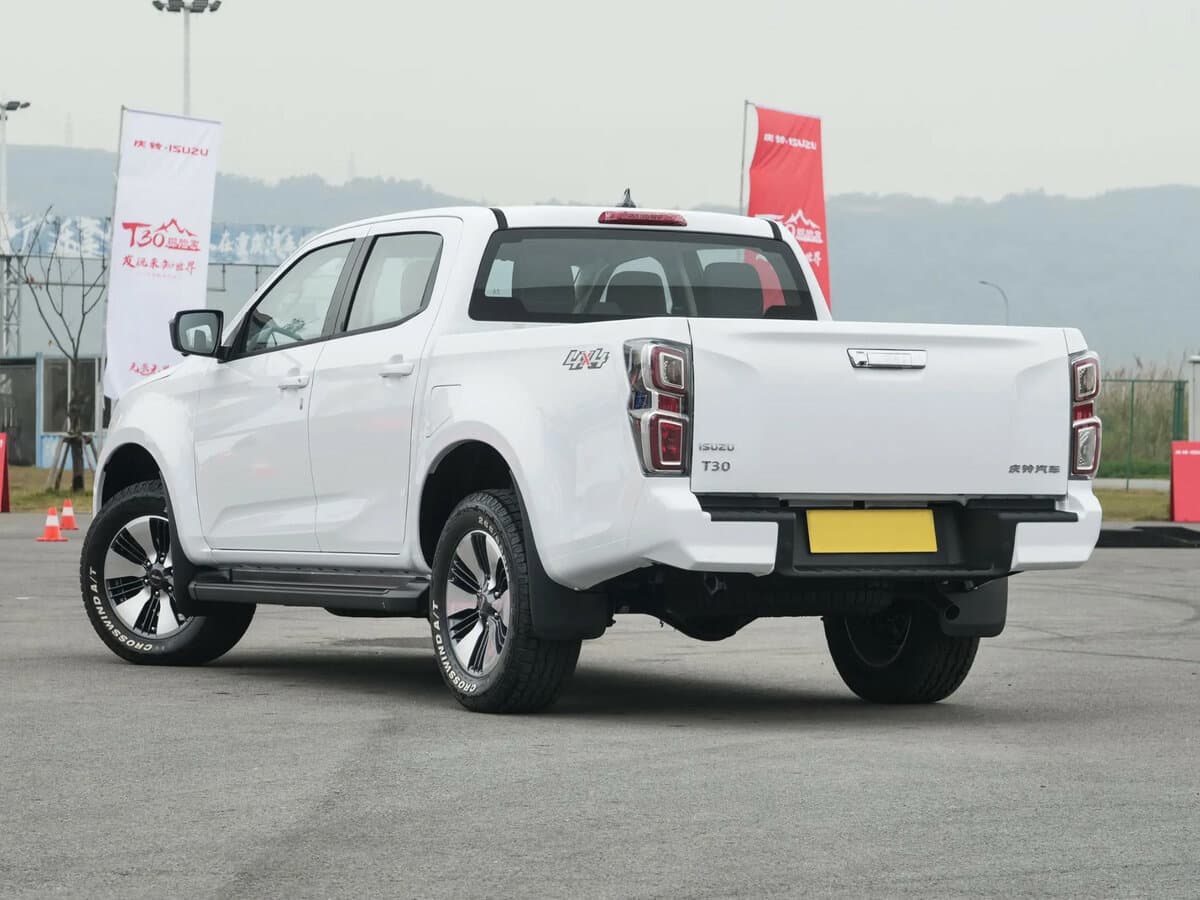 Isuzu T30 Explorer 2023 – indiyədək — 3/4 arxadan