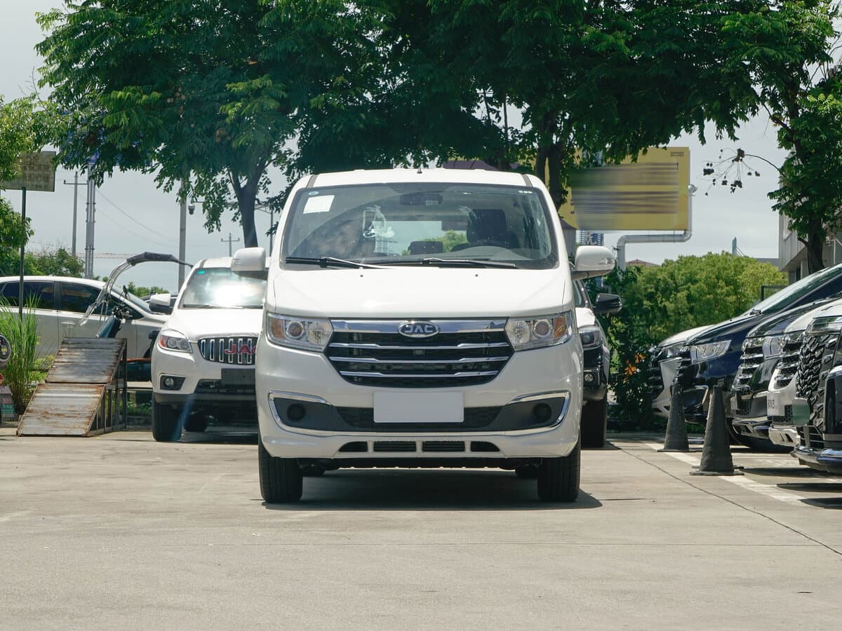 JAC Refine M3 2016 – indiyədək — Öndən