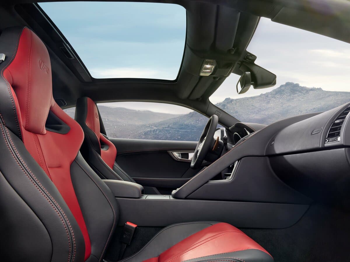 Jaguar F-Type I — Salon, öndən