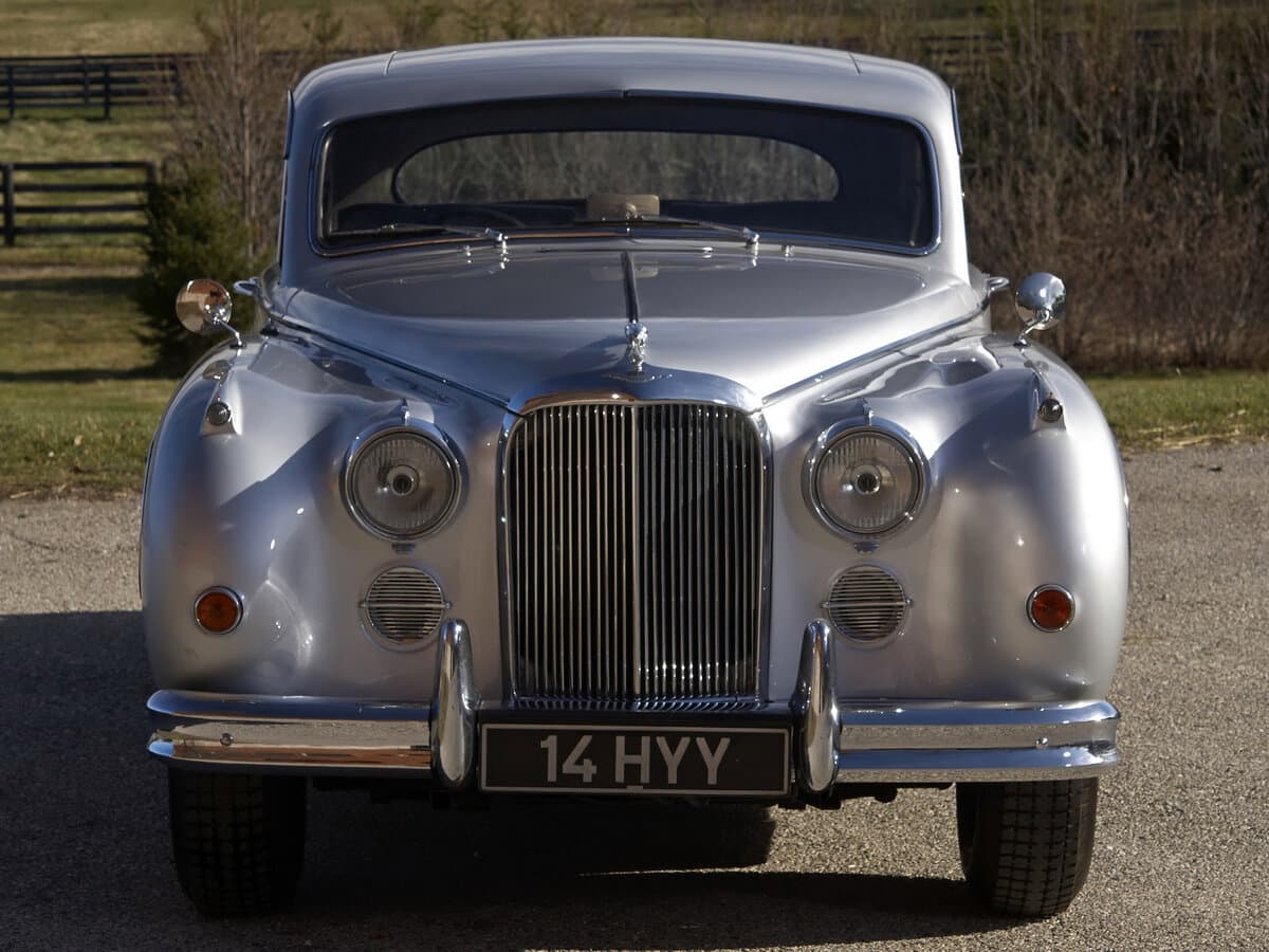 Jaguar Mark IX I — Öndən