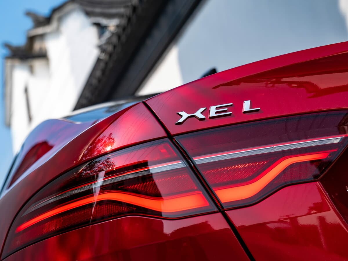 Jaguar XE I Restayling — Detal