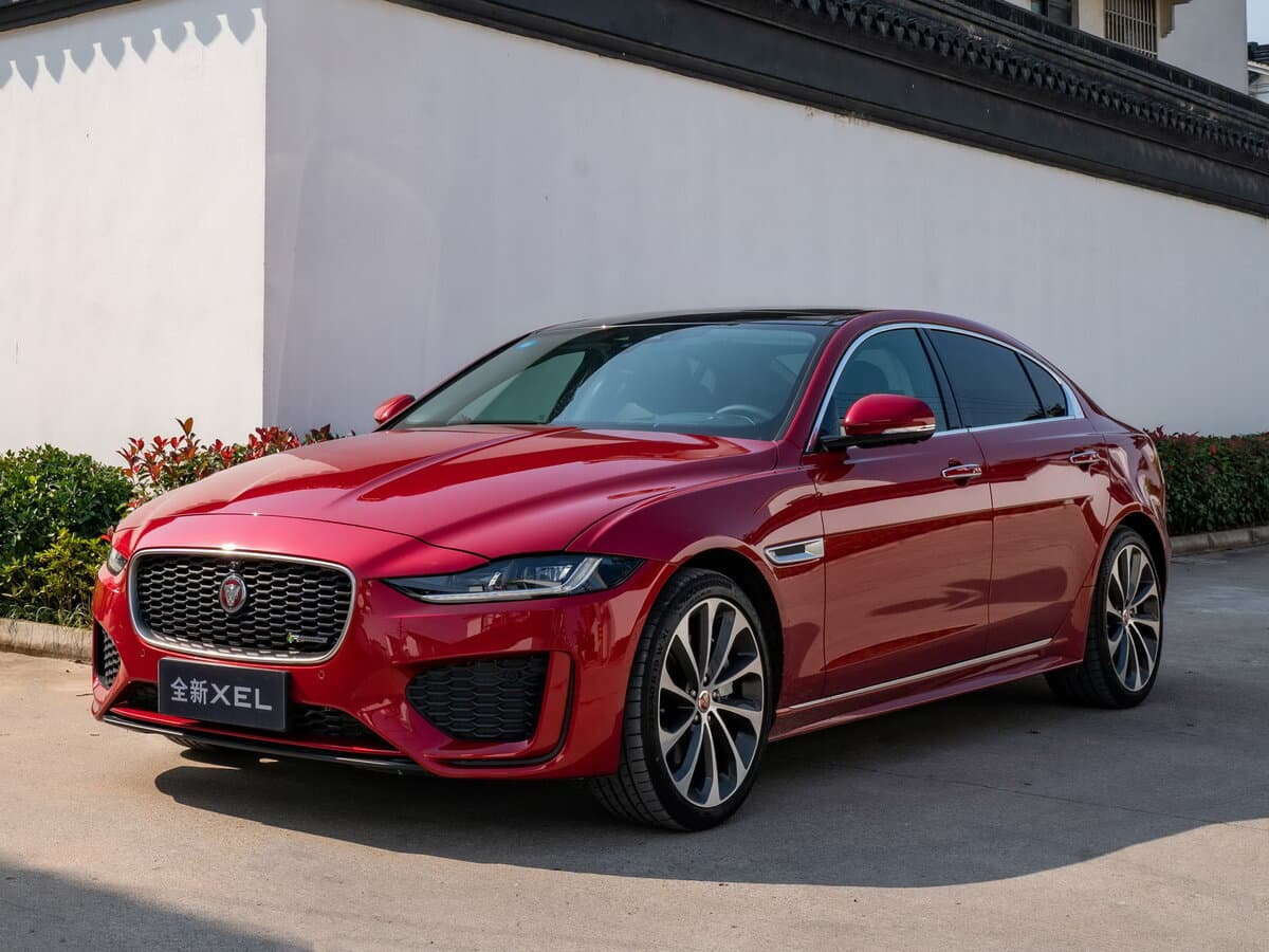 Jaguar XE I Restayling — Əsas şəkil
