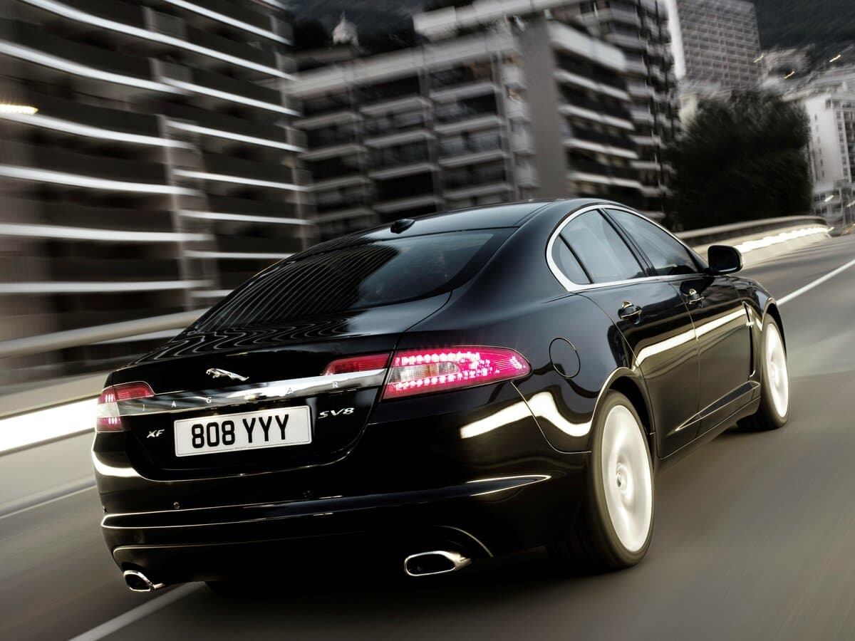Jaguar XF I — 3/4 arxadan