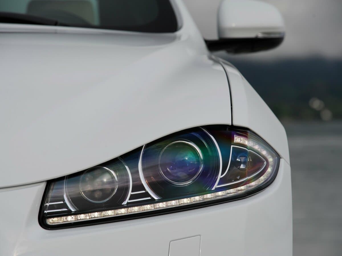 Jaguar XF I Restayling — Fara