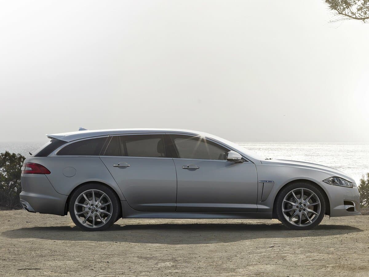 Jaguar XF I Restayling — Yandan