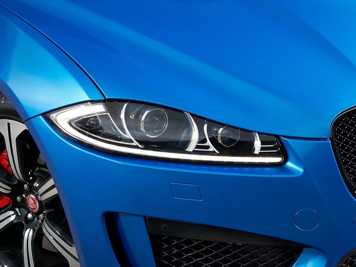 Jaguar XFR I Restayling — Fara