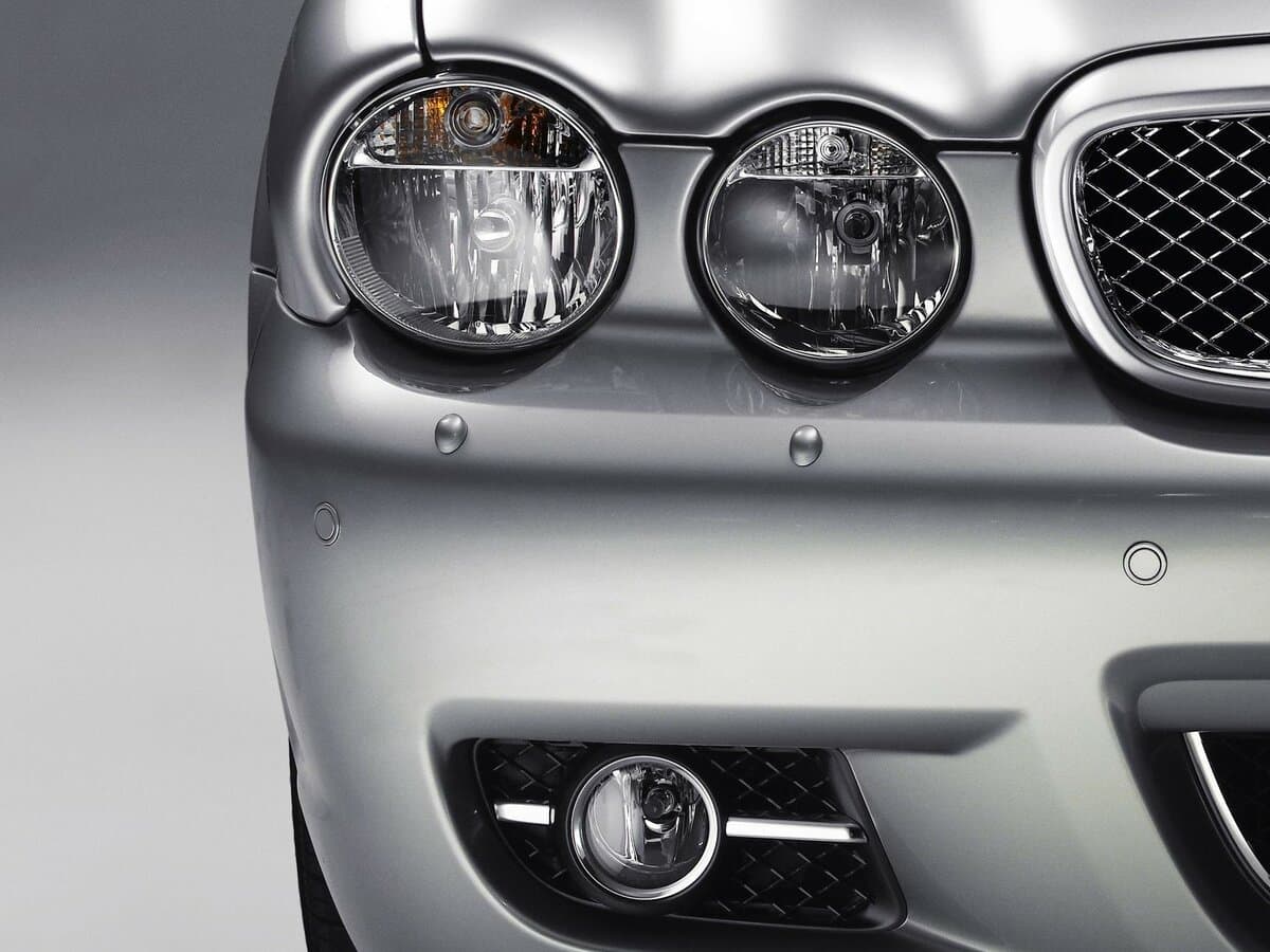 Jaguar XJ III (X350/X358) — Fara