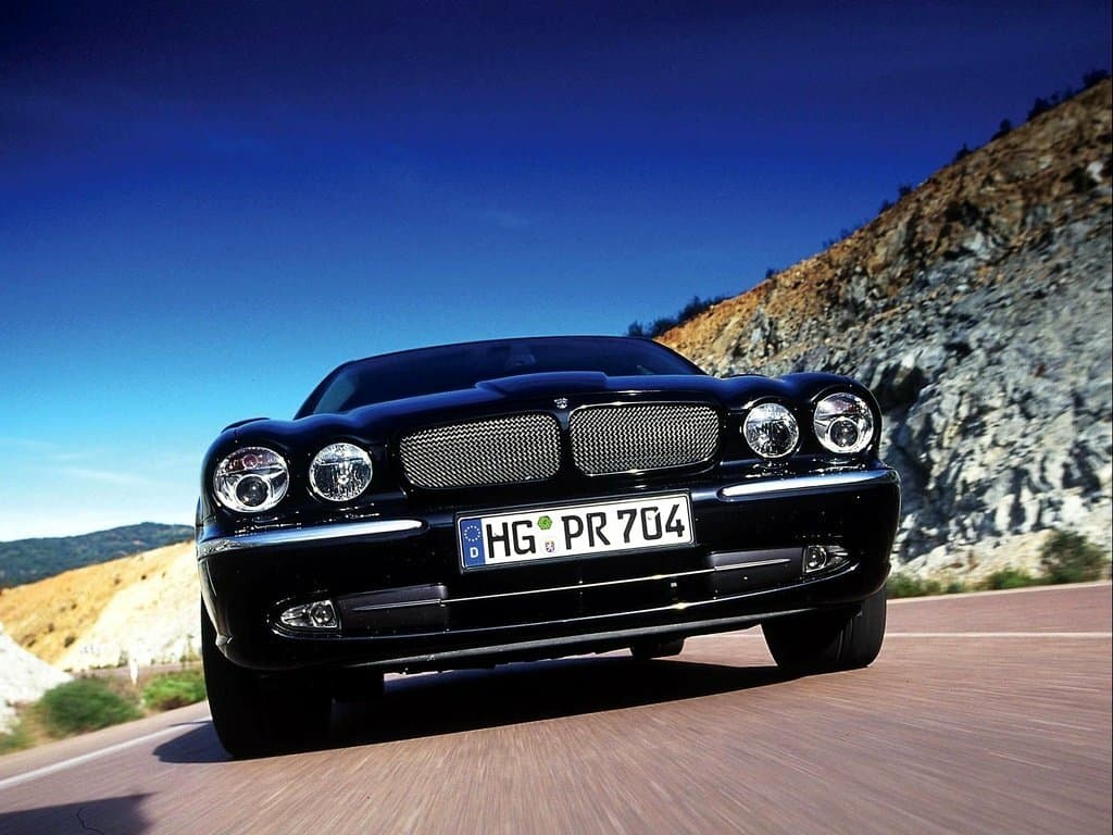 Jaguar XJR III (X350) — Öndən