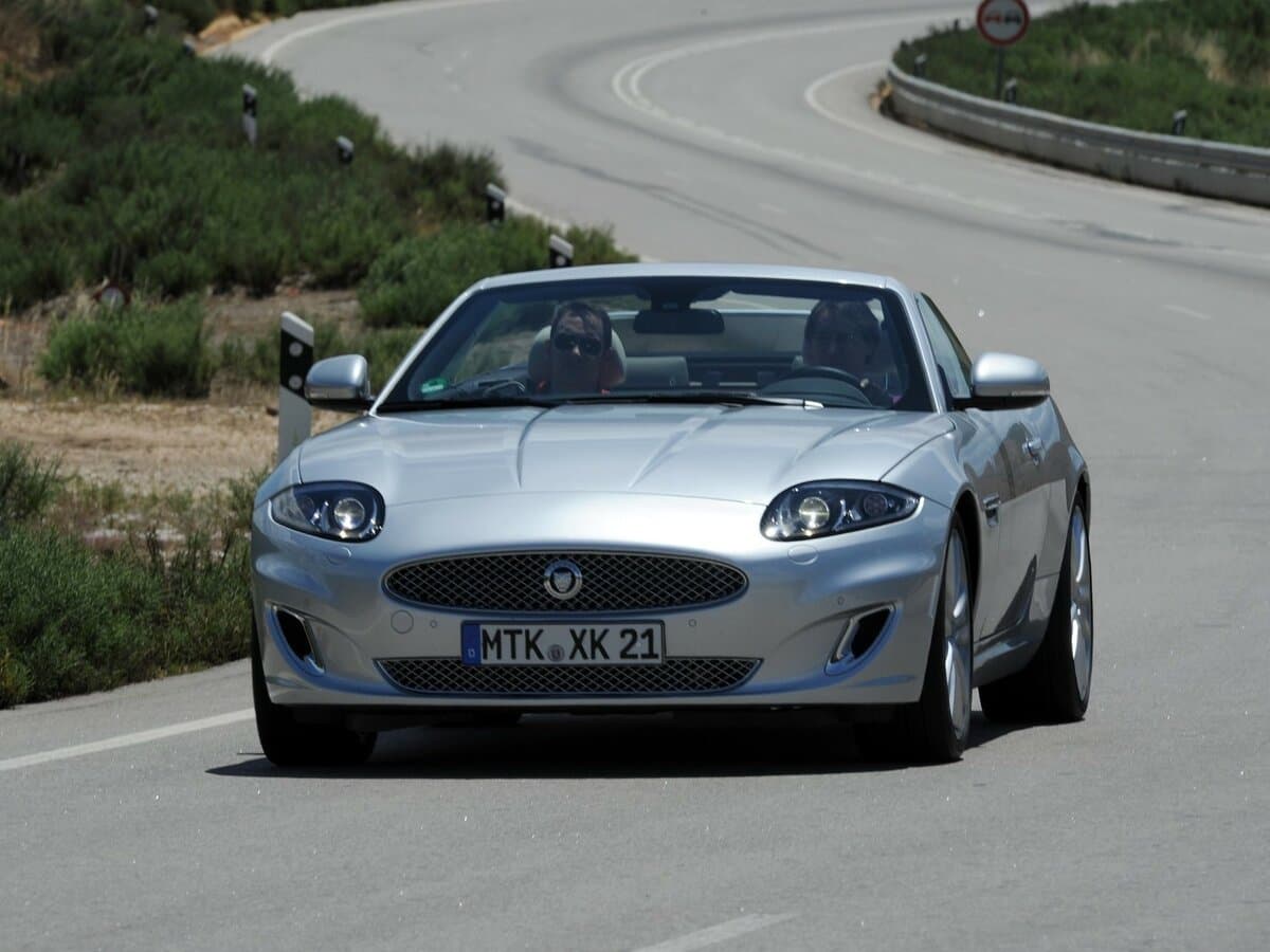 Jaguar XK II Restayling 2 — Öndən