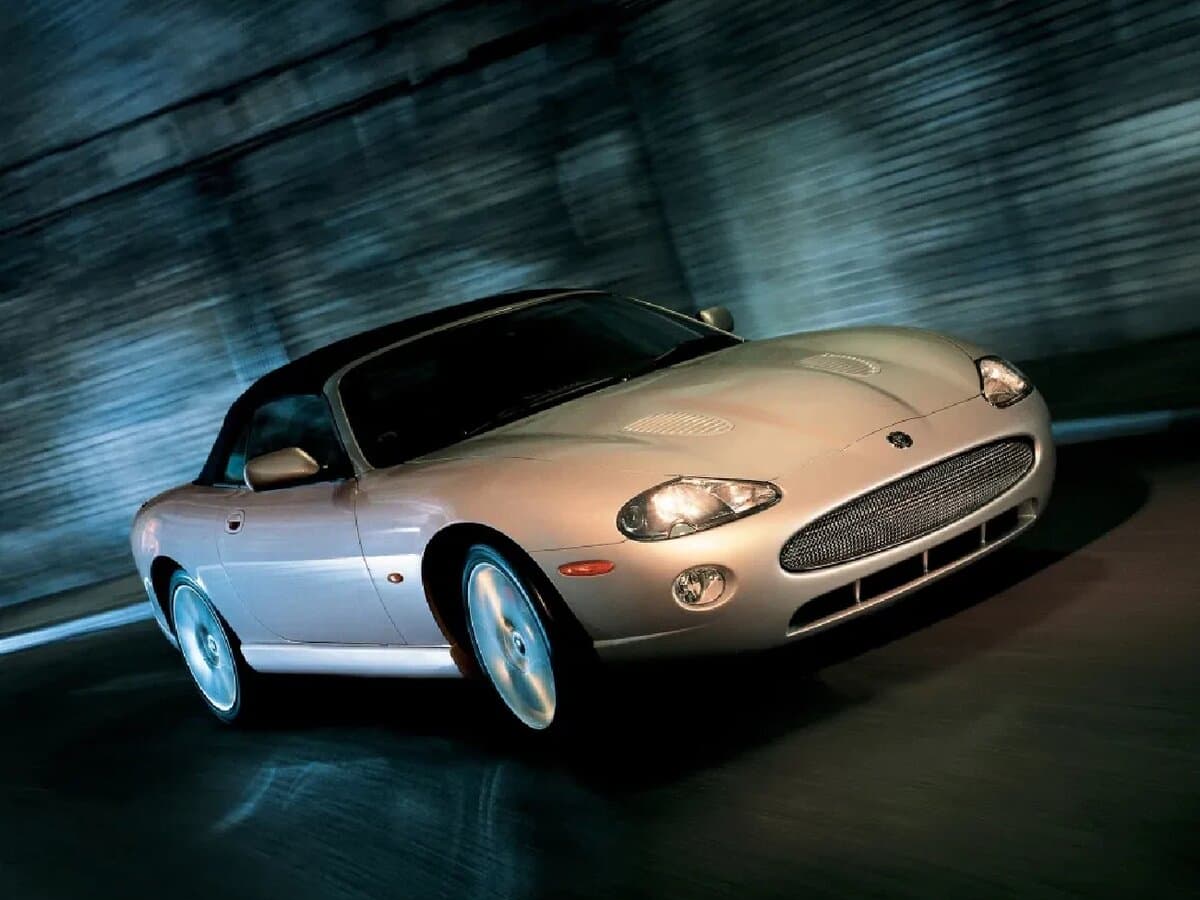 Jaguar XKR I Restayling — Öndən