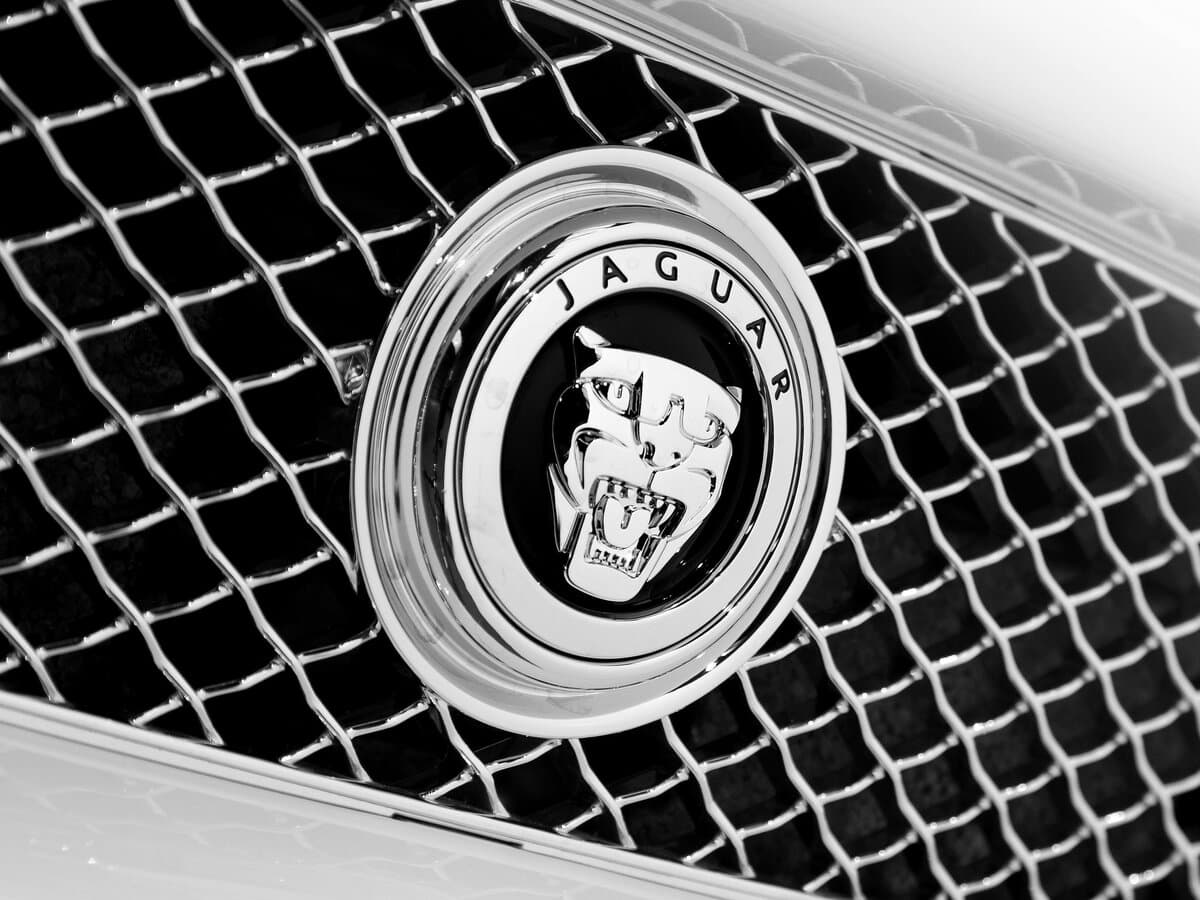 Jaguar XKR II Restayling 1 — Salon, arxadan