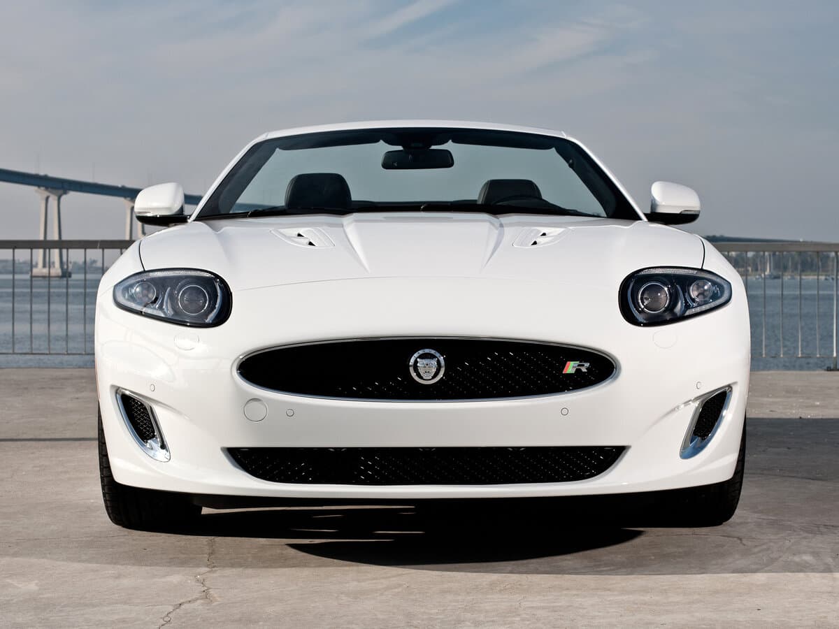 Jaguar XKR II Restayling 2 — Öndən