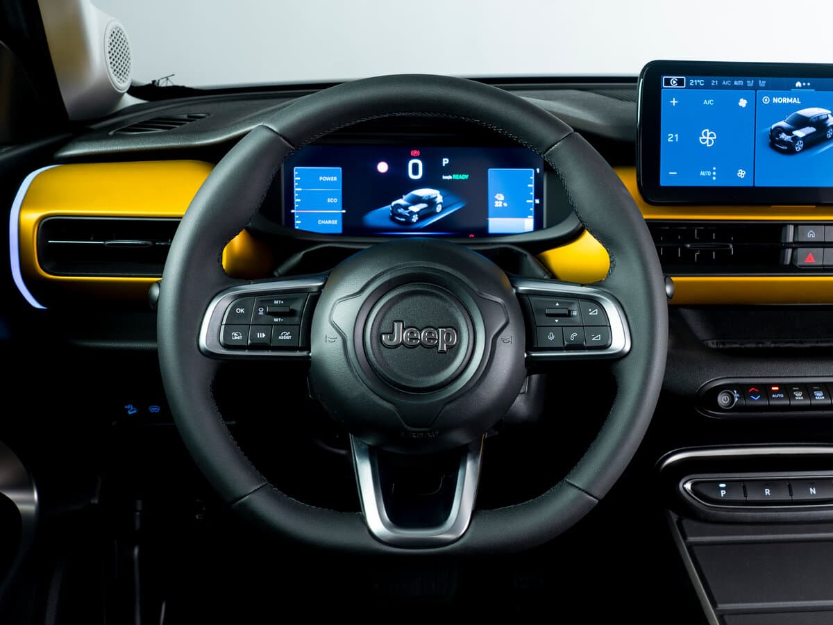 Jeep Avenger 2023 – indiyədək — Sükan