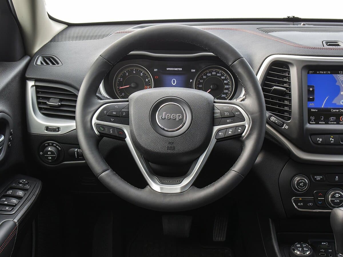 Jeep Cherokee V (KL) — Sükan