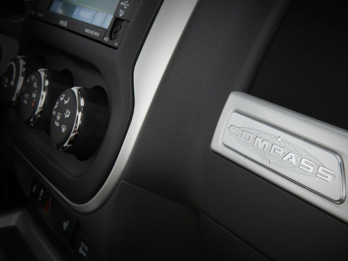 Jeep Compass I Restayling 2 — Salon, öndən