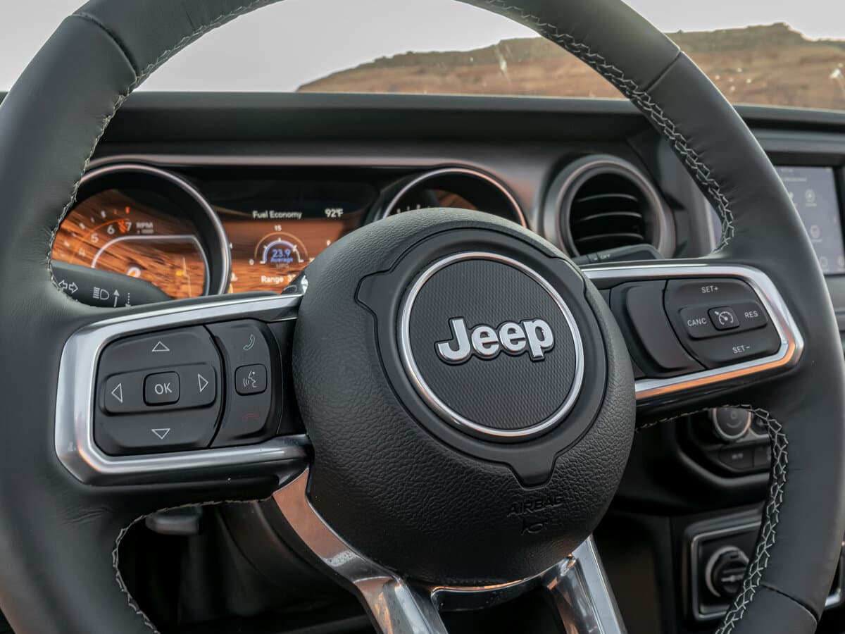 Jeep Gladiator II (JT) — Sükan
