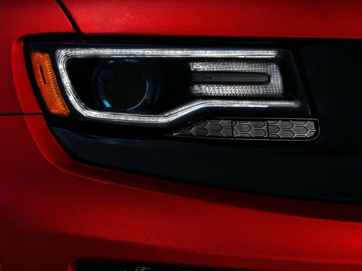 Jeep Grand Cherokee IV (WK2) Restayling — Fara