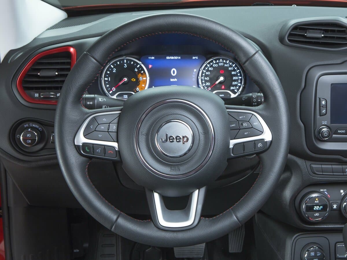 Jeep Renegade I — Sükan