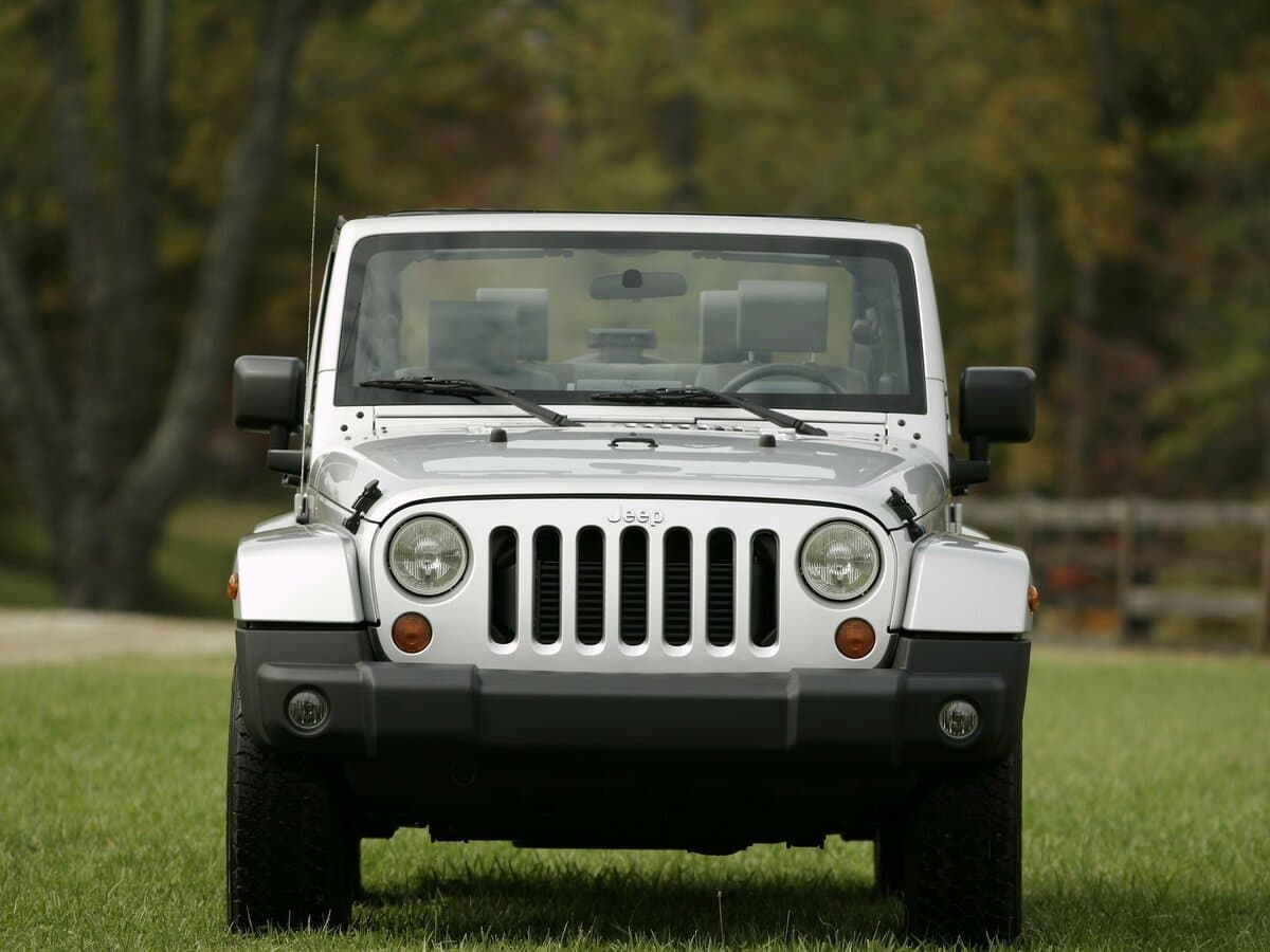Jeep Wrangler III (JK) — Öndən