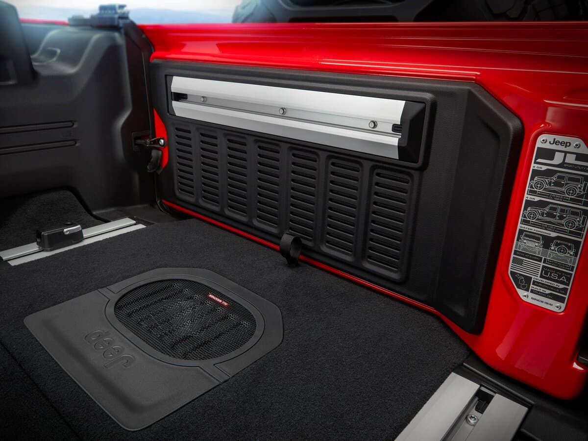 Jeep Wrangler IV (JL) — Salon, arxadan