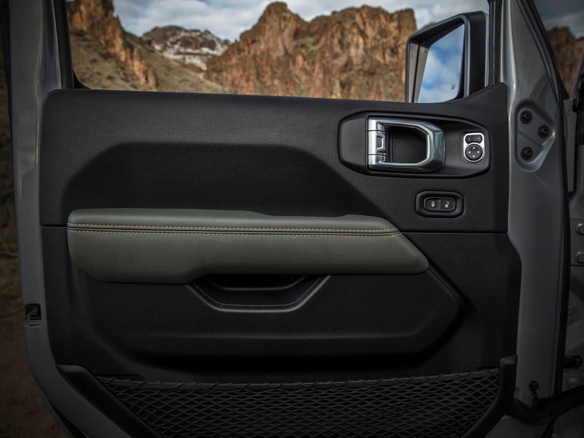 Jeep Wrangler IV (JL) Restayling — Qapı